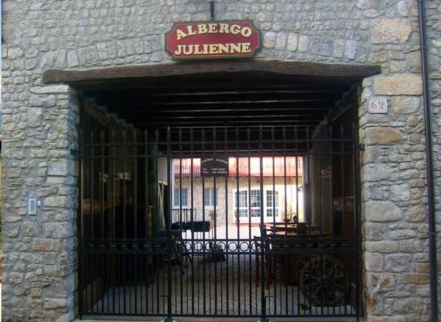 Albergo Julienne Arba Eksteriør bilde
